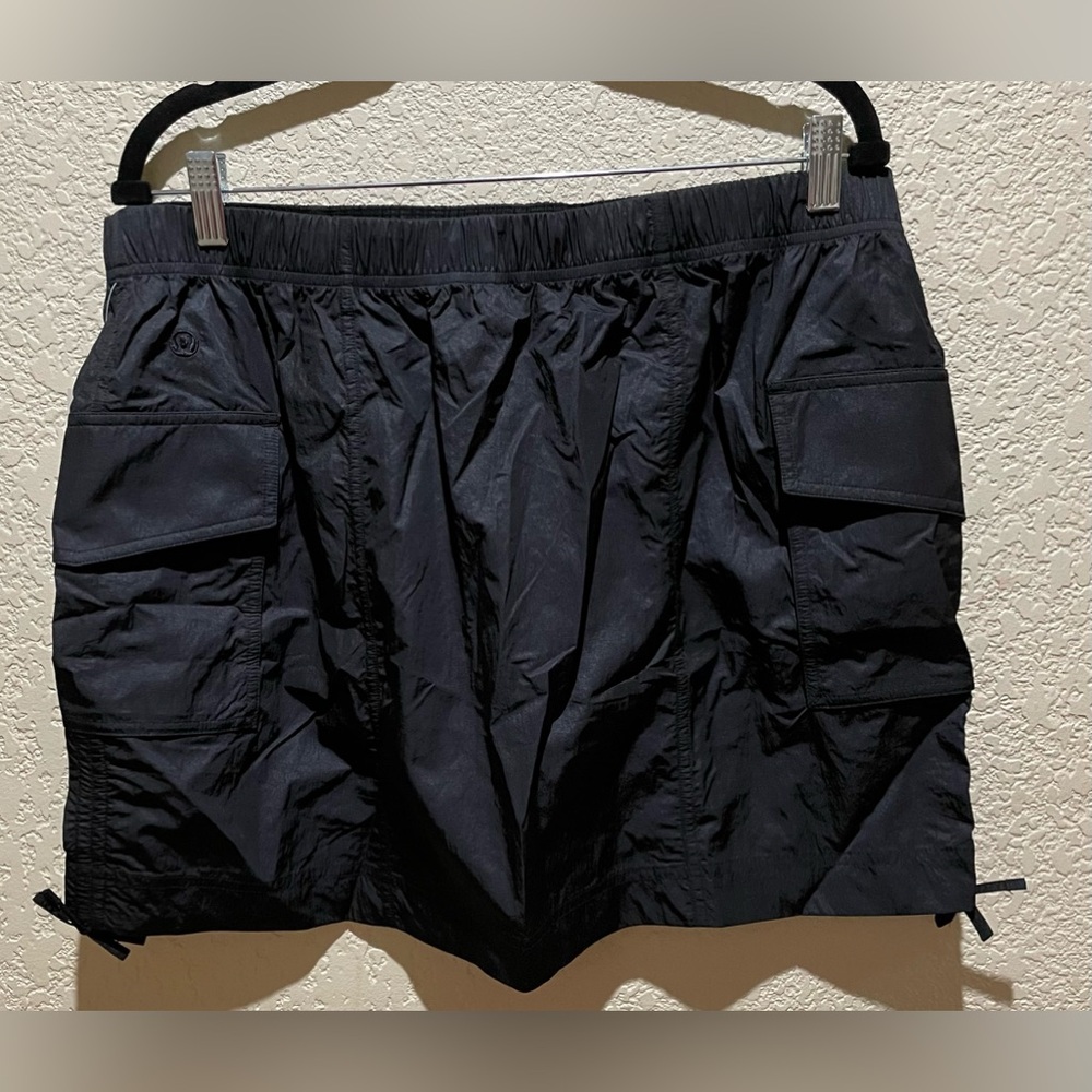 NWT Lululemon Nylon Cargo Mini Skirt in Black Pull & Tie The Side Seams Size XL - Picture 7 of 11